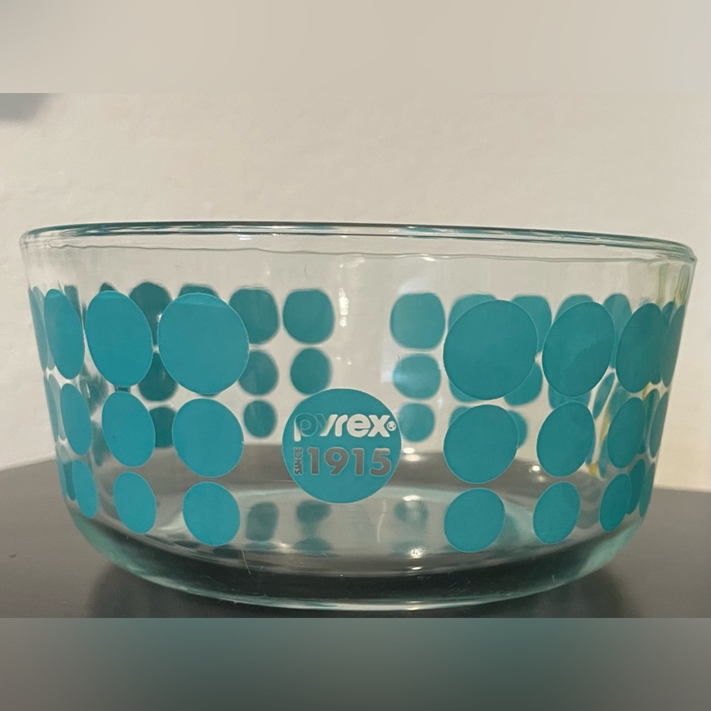 Pyrex Turquoise Polka Dot 100th anniversary 72011 qt 950ml Glass Bowl